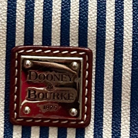 Beautiful and authentic Dooney and Bourke handbag - Picture 1 of 9